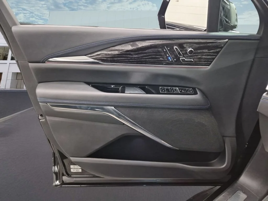 2026 Cadillac Escalade IQL Sport - Photo 20