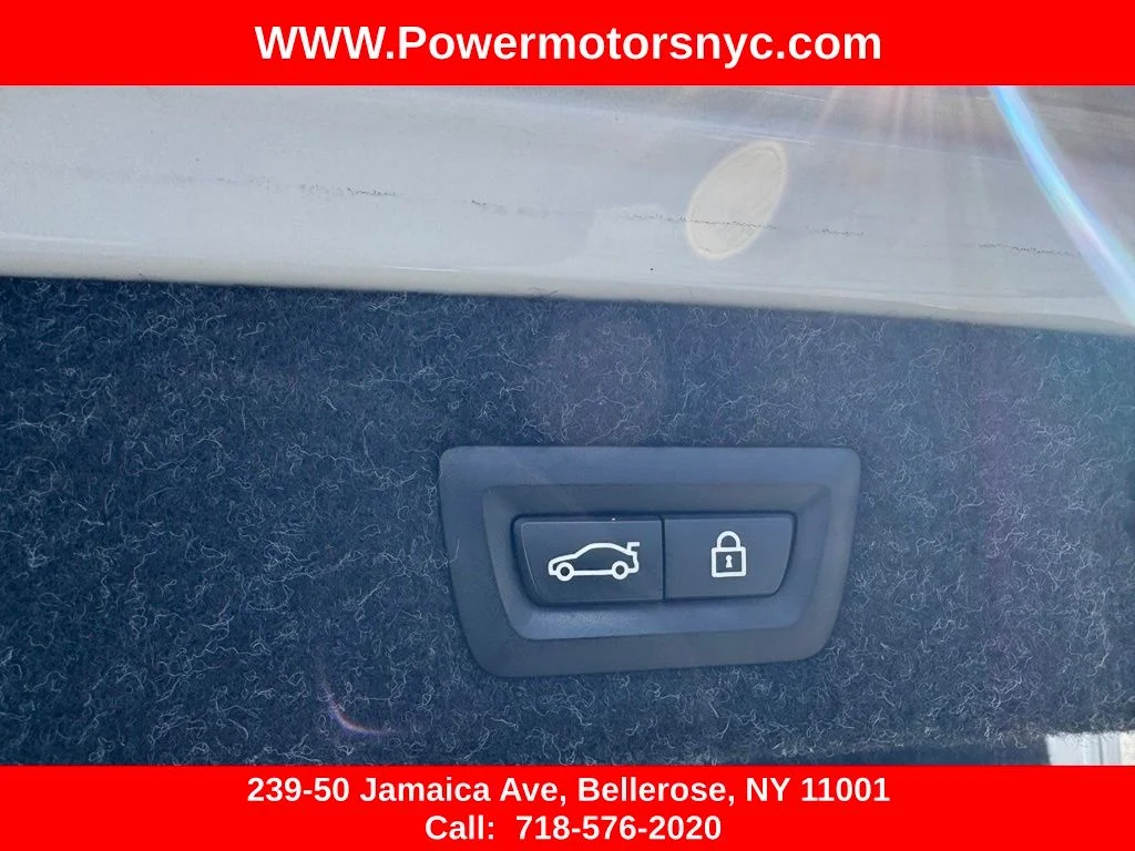 Used 2020 White BMW 530i xDrive image 21
