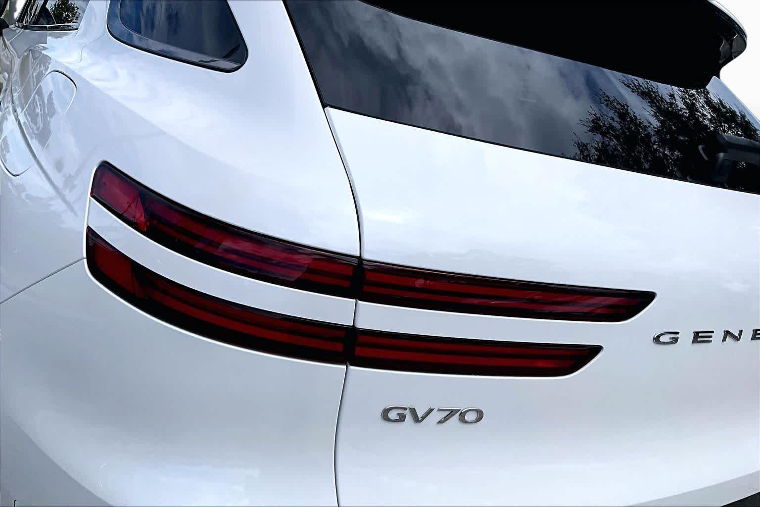 Used 2026 Uyuni White Genesis 3.5T Sport Prestige image 29