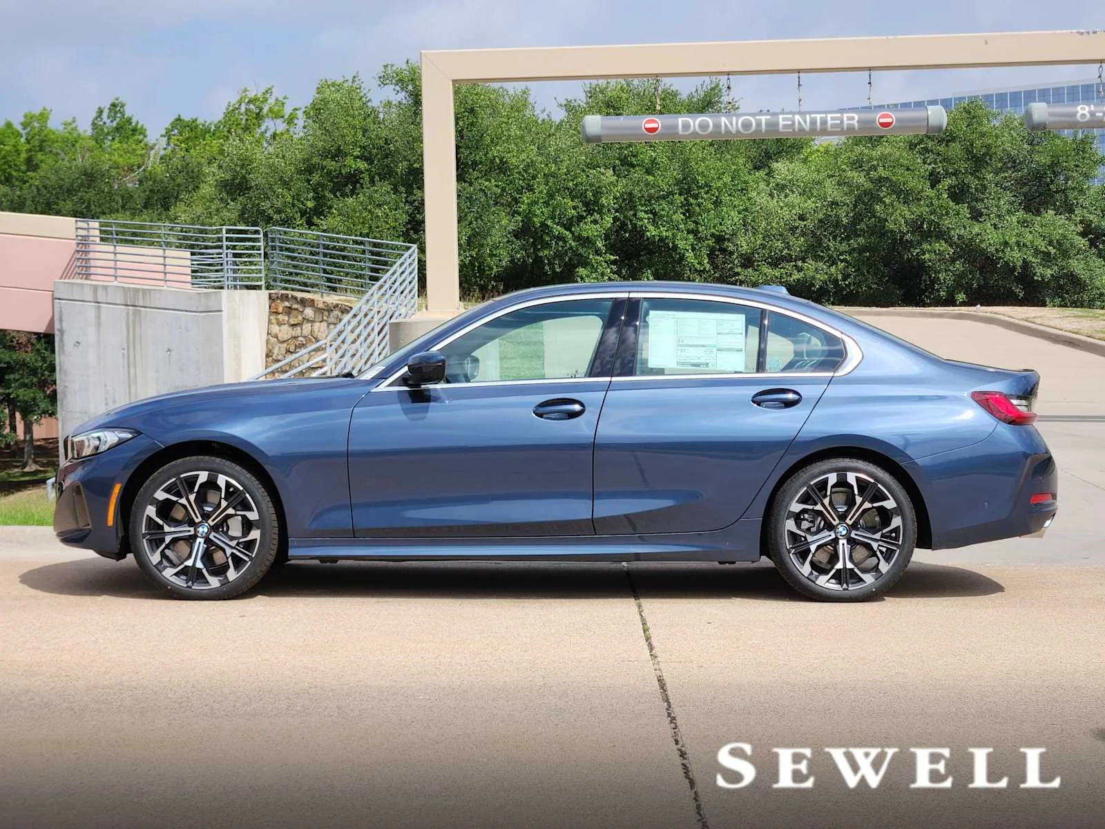 New 2026 Arctic Race Blue metallic BMW 330i NA image 2