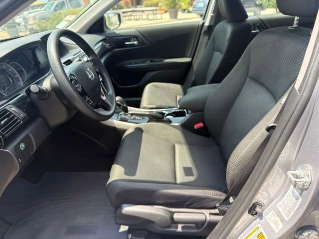 Used 2017 Silver Honda LX image 14
