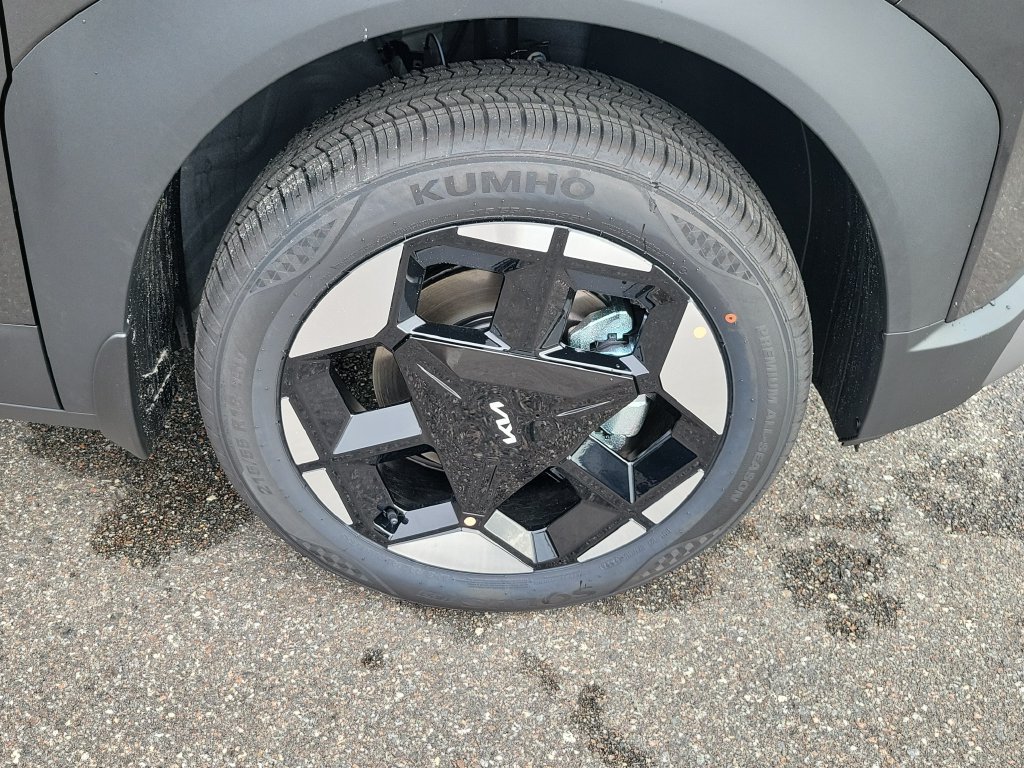 New 2027 Interstellar Gray Kia S image 36