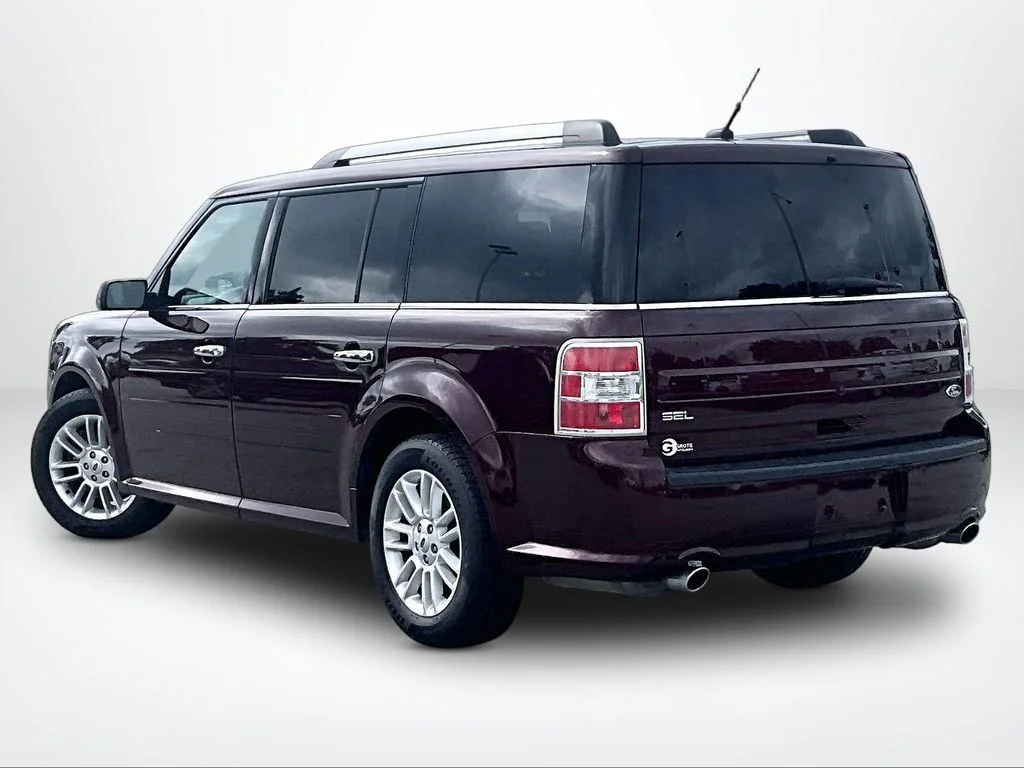 Used 2018 Red Ford SEL image 14