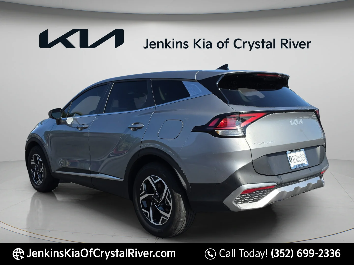 Used 2025 Steel Gray Kia LX image 7