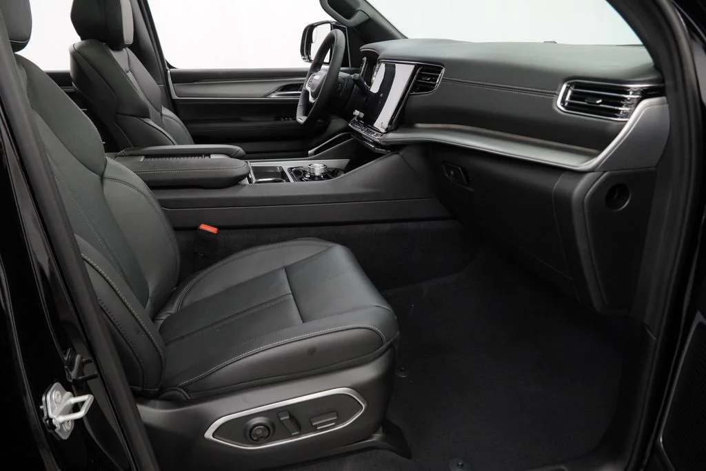 New 2026 High Gloss Black Exterior Paint Jeep  image 36