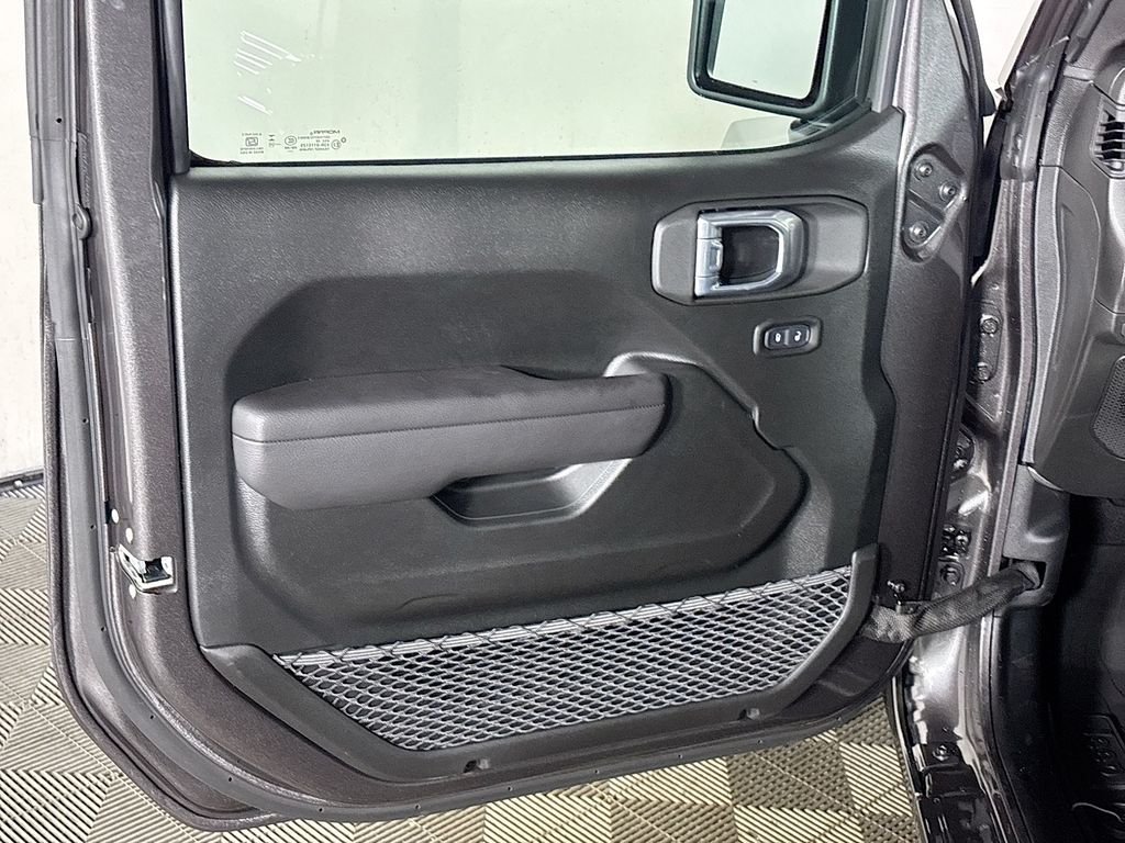 New 2026 Granite Crystal Metallic Clear-Coat Exterior Paint Jeep Sport image 10