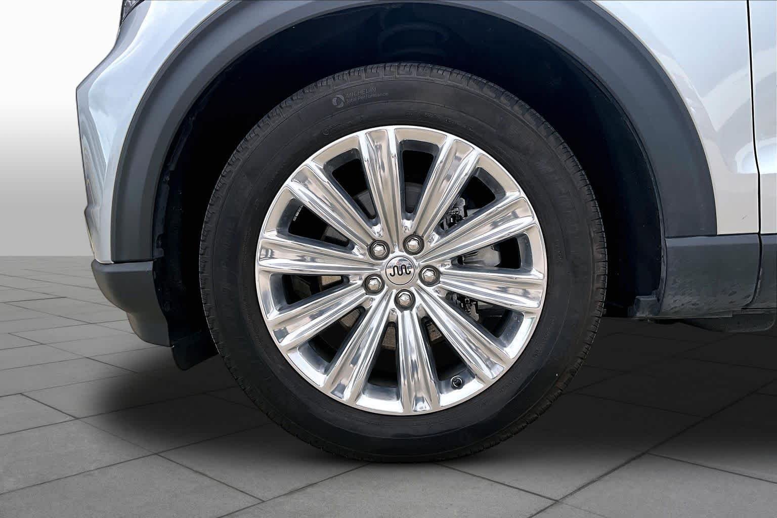 Used 2023 Iconic Silver Metallic Ford King Ranch image 11