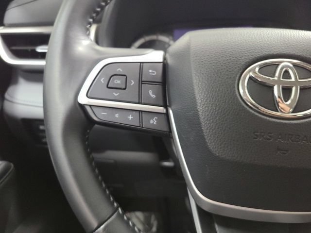 Used 2023 Wind Chill Pearl Toyota LE image 21