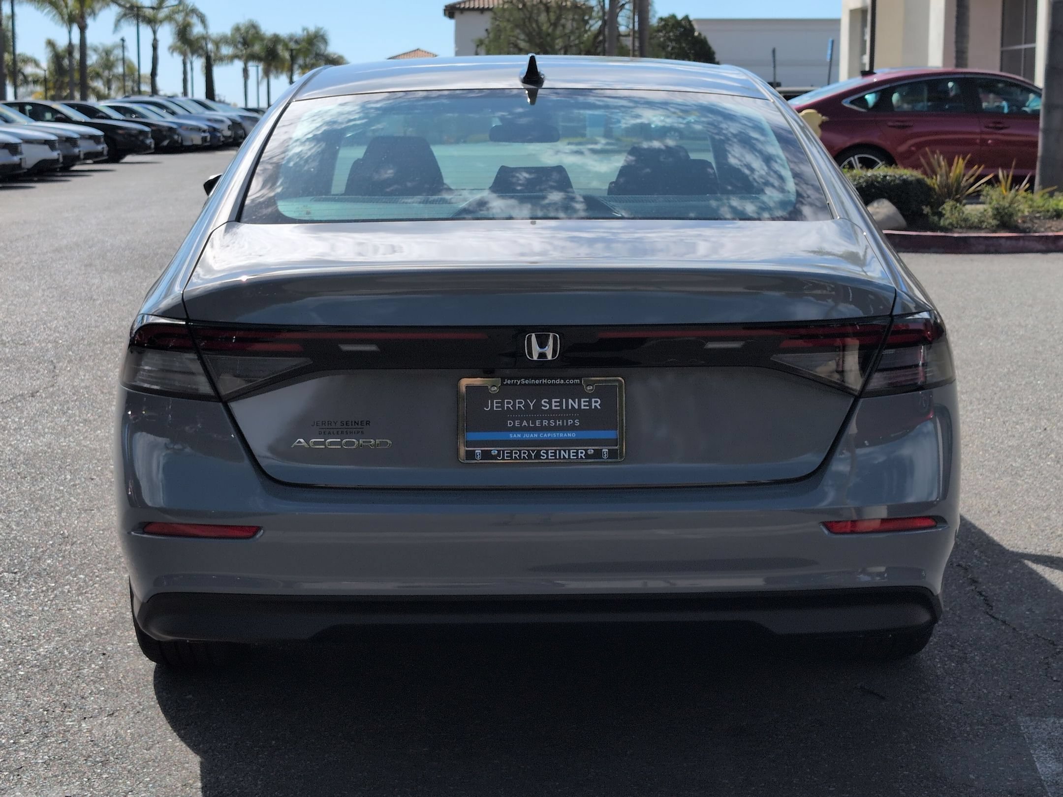 New 2025 Urban Gray Pearl Honda SE image 4