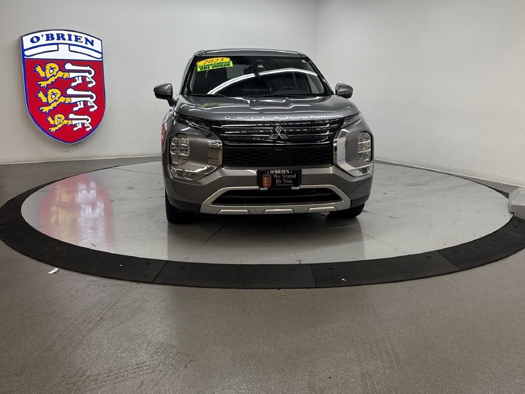 Used 2023 Gray Mitsubishi SE image 10