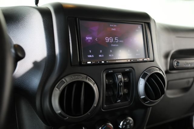 Used 2017 Gray Jeep Unlimited Sport image 8