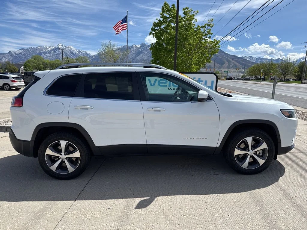 Used 2020 White Jeep Limited image 2