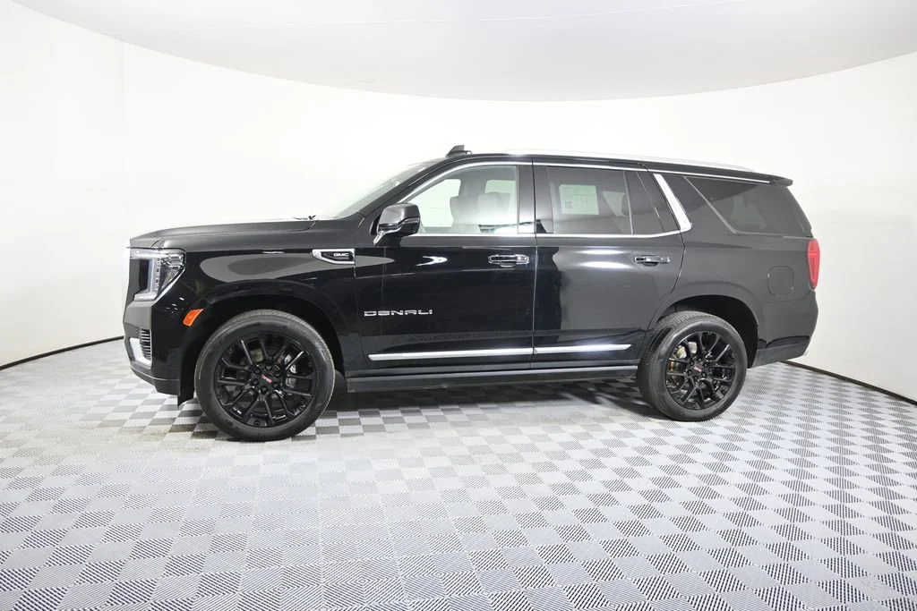 Used 2022 GMC Yukon Denali with VIN 1GKS2DKLXNR324078 for sale in Forest Lake, Minnesota