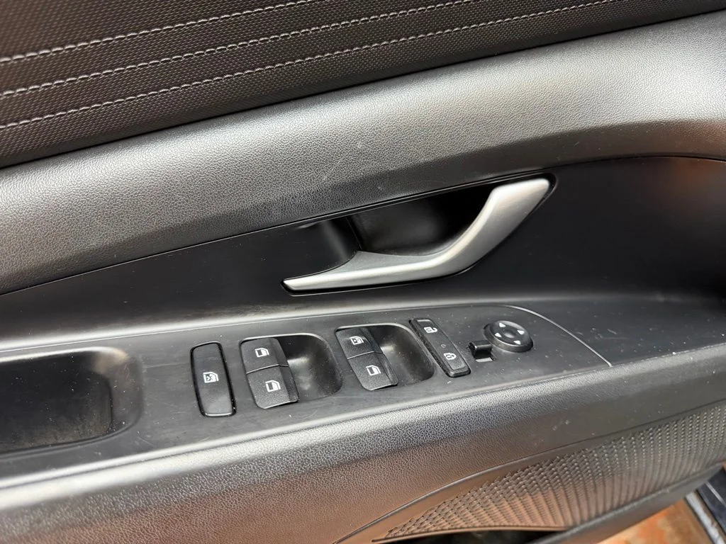 Used 2023 Phantom Black Hyundai SEL image 19
