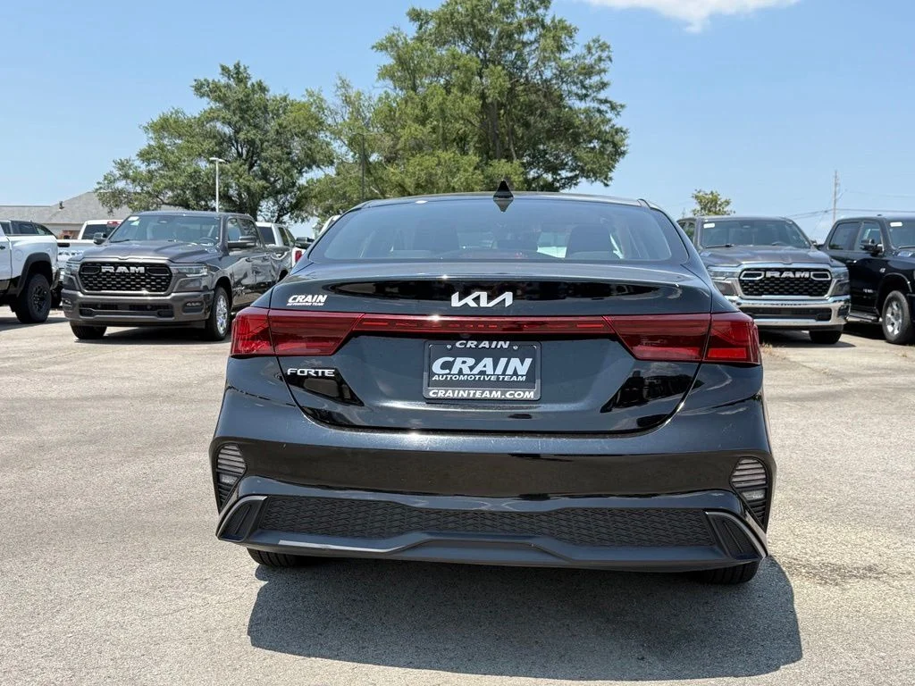 Used 2024 Black Kia LXS image 6