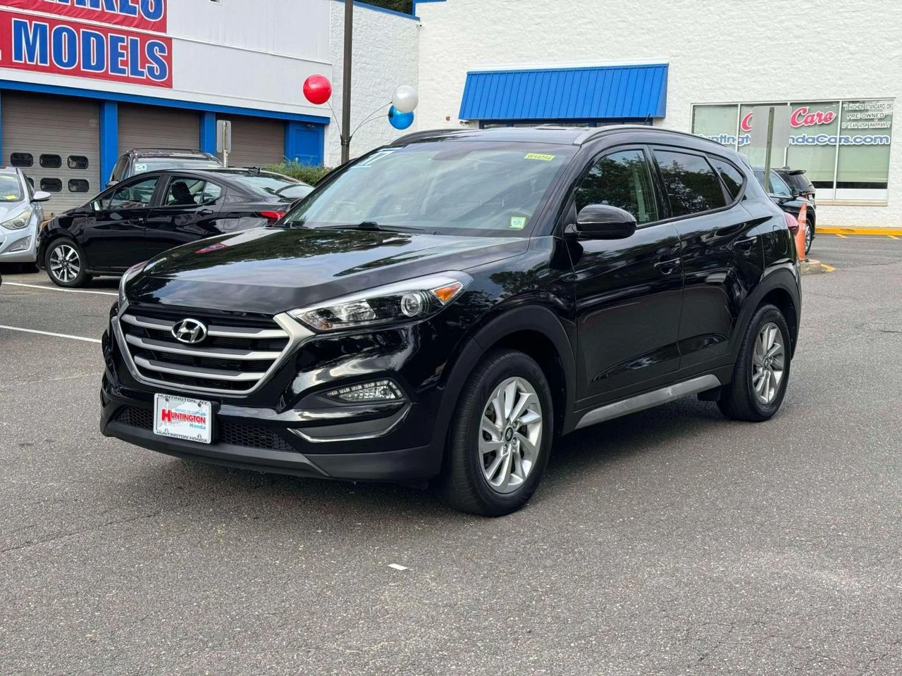 Used 2017 Black Noir Pearl Hyundai SE image 3