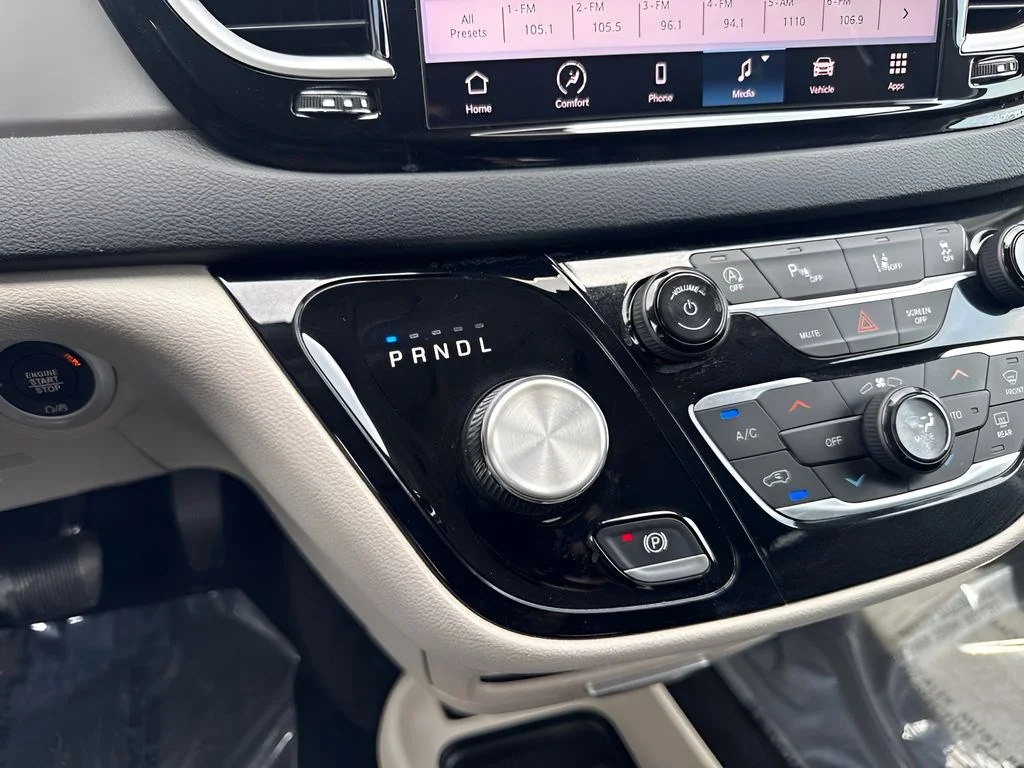 Used 2023 Gray Chrysler Touring L image 17