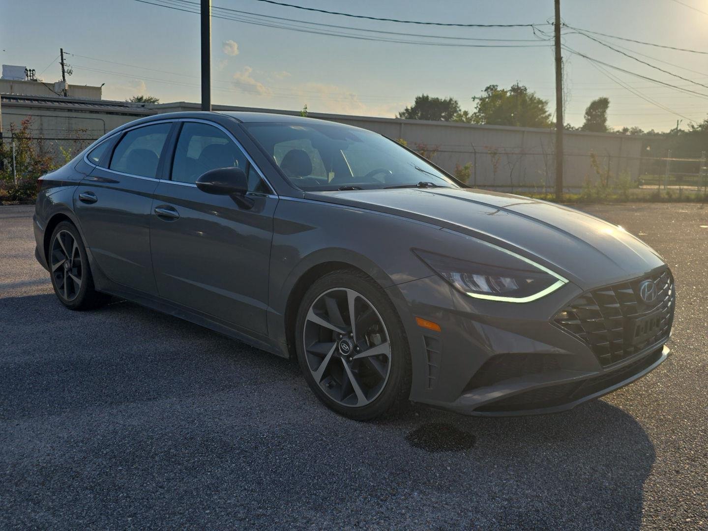 Used 2021 Hampton Gray Hyundai SEL Plus image 1