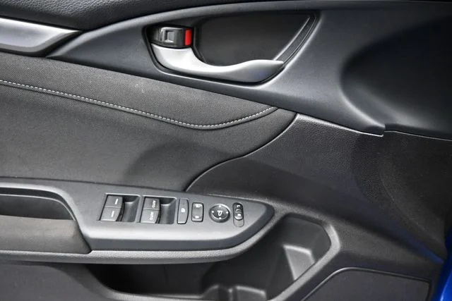 Used 2020  Honda EX image 16