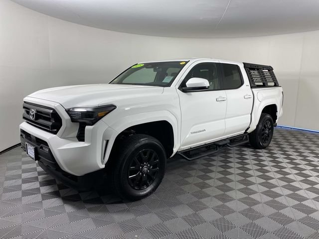Used 2025 White Toyota SR5 image 4
