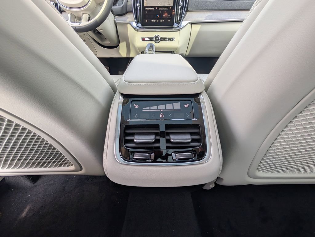Used 2026 White Volvo B6 Ultra image 11