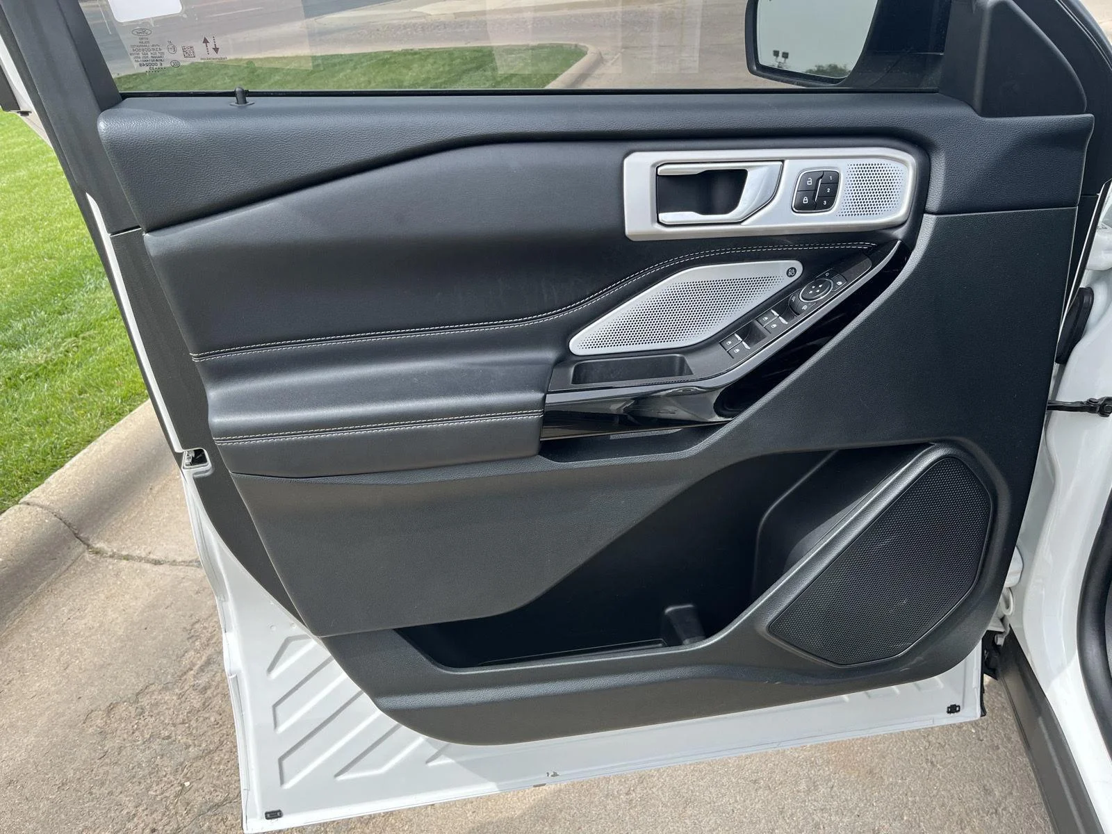 Used 2023 Star White Ford ST image 18
