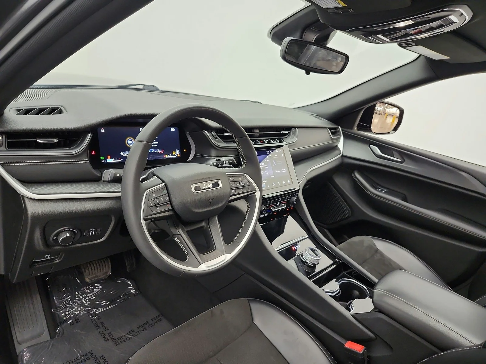 Used 2023 Baltic Gray Metallic Clearcoat Jeep Laredo X image 9