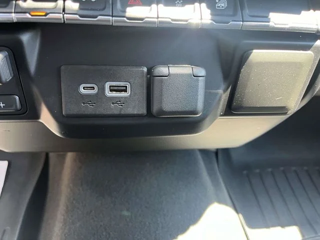 Used 2021 Silver Ice Metallic Chevrolet LT image 29