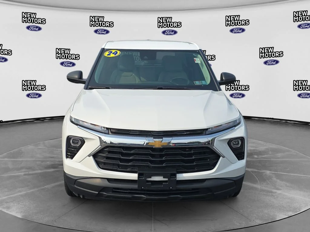 Used 2024 Summit White Chevrolet LS image 6