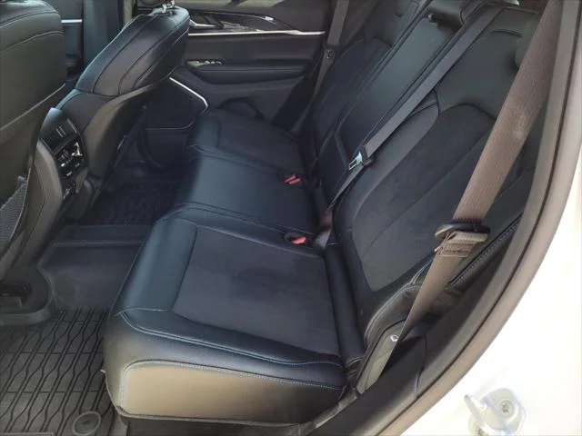 New 2022 Bright White Clearcoat Jeep Trailhawk 4xe image 11