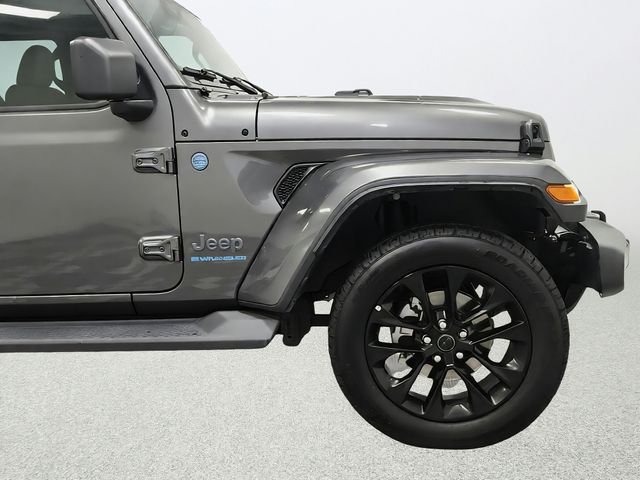 Used 2025 Gray Jeep Sahara 4xe image 22