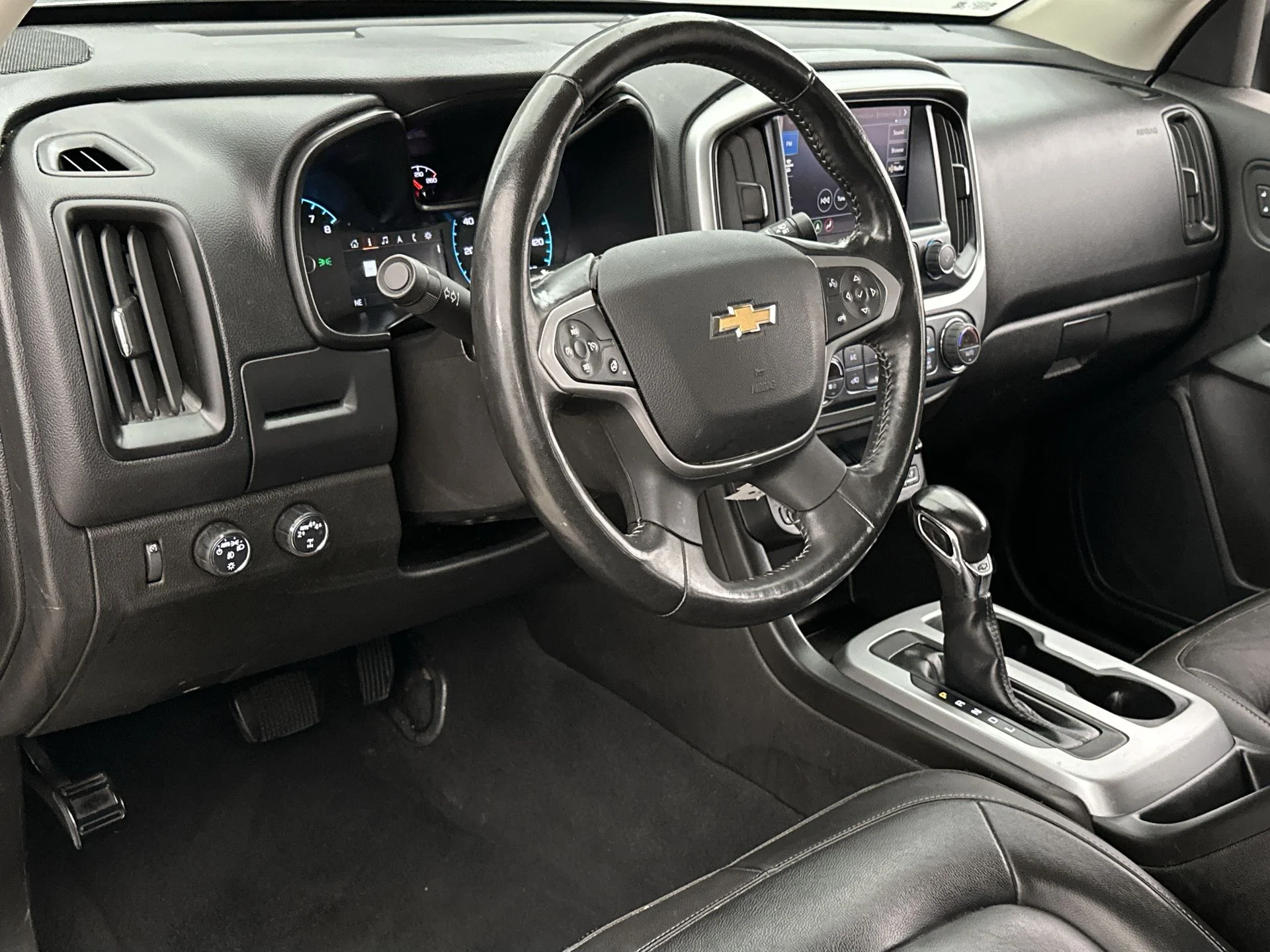 Used 2022 Black Chevrolet LT image 7