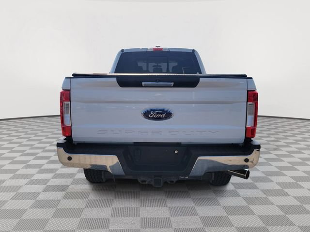 Certified Used 2019 Oxford White Ford XLT image 4