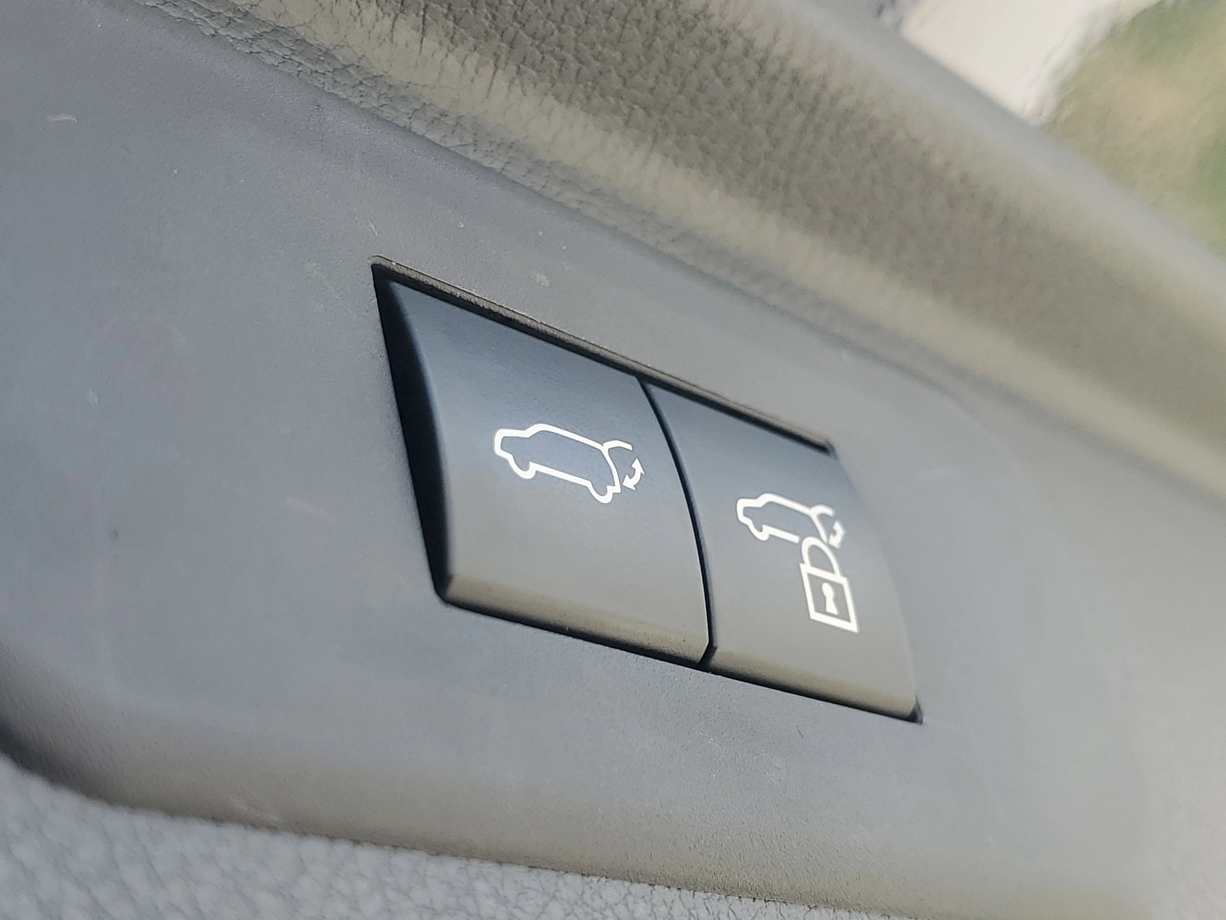 Used 2024 Cloud Toyota Platinum image 9