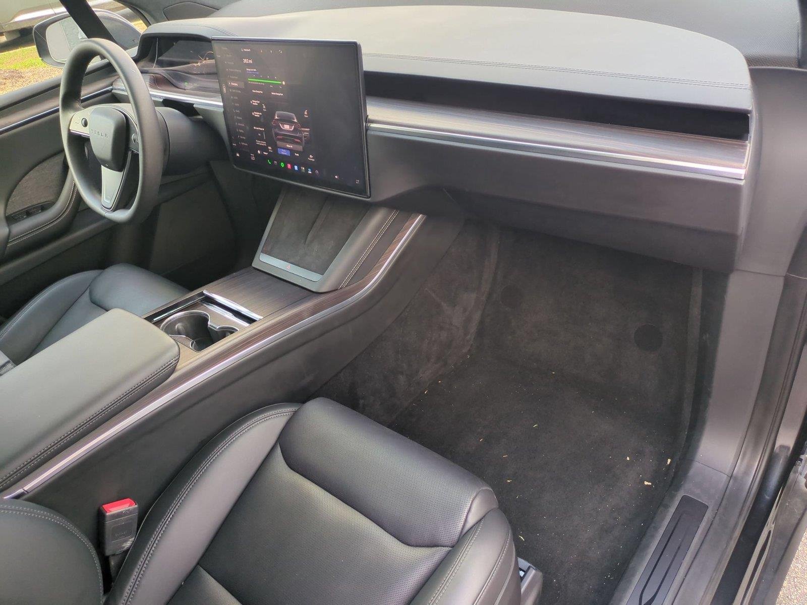Used 2024  Tesla  image 36