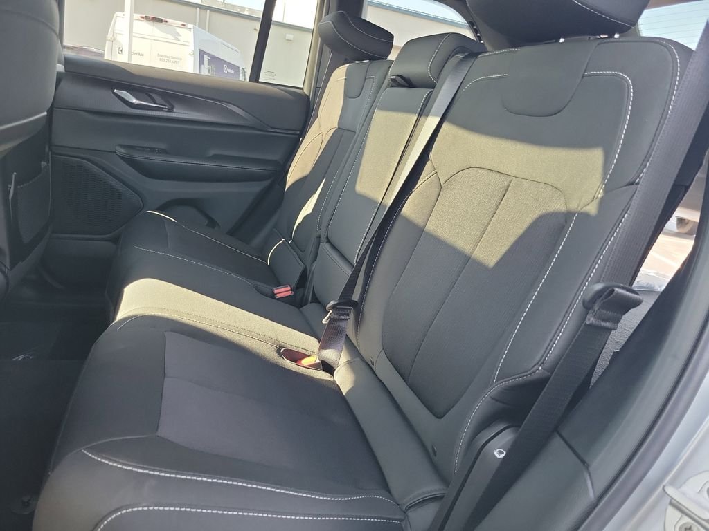 New 2026 Silver Zynith Jeep Laredo X image 11