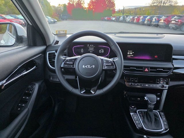 New 2026 White Kia S image 18