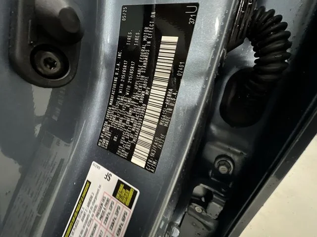 Used 2025  Toyota L image 33