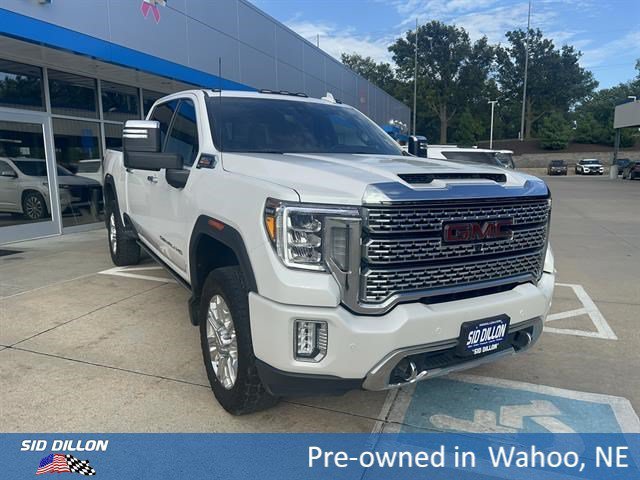 Used 2021 White Frost Tricoat GMC Denali image 8