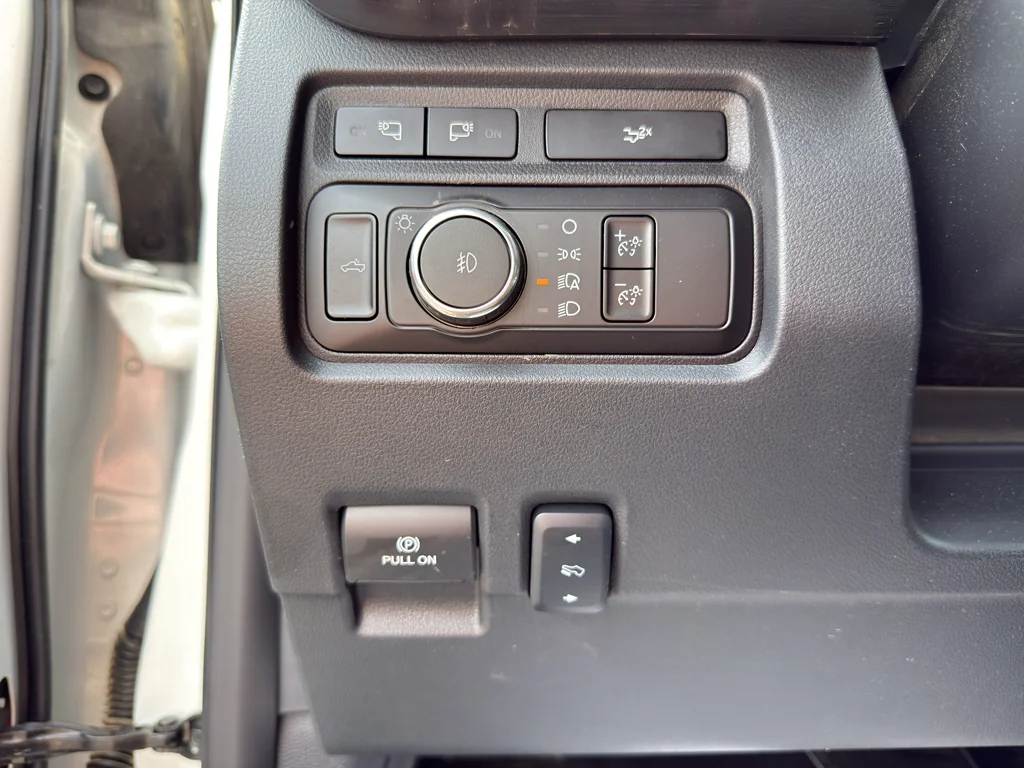 Certified Used 2024 Star White Ford LARIAT image 25