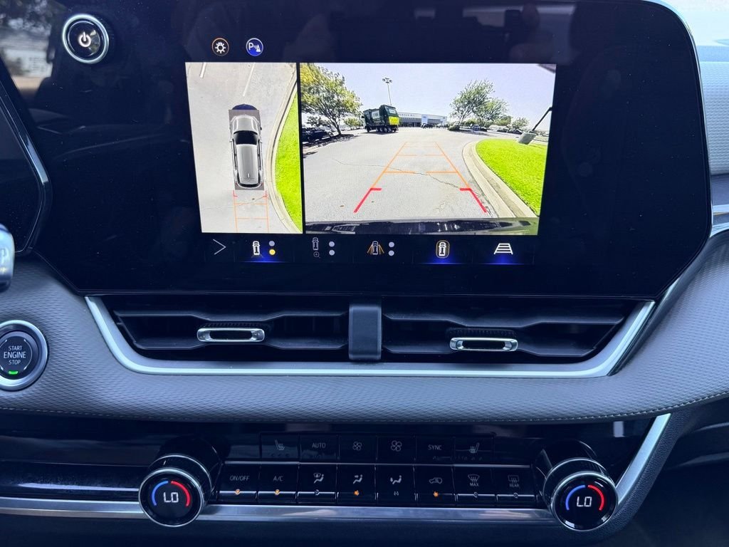 Used 2025 Black Chevrolet LT image 31
