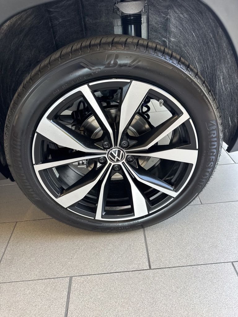 New 2026 White/off-white Volkswagen SEL Premium R-Line image 15