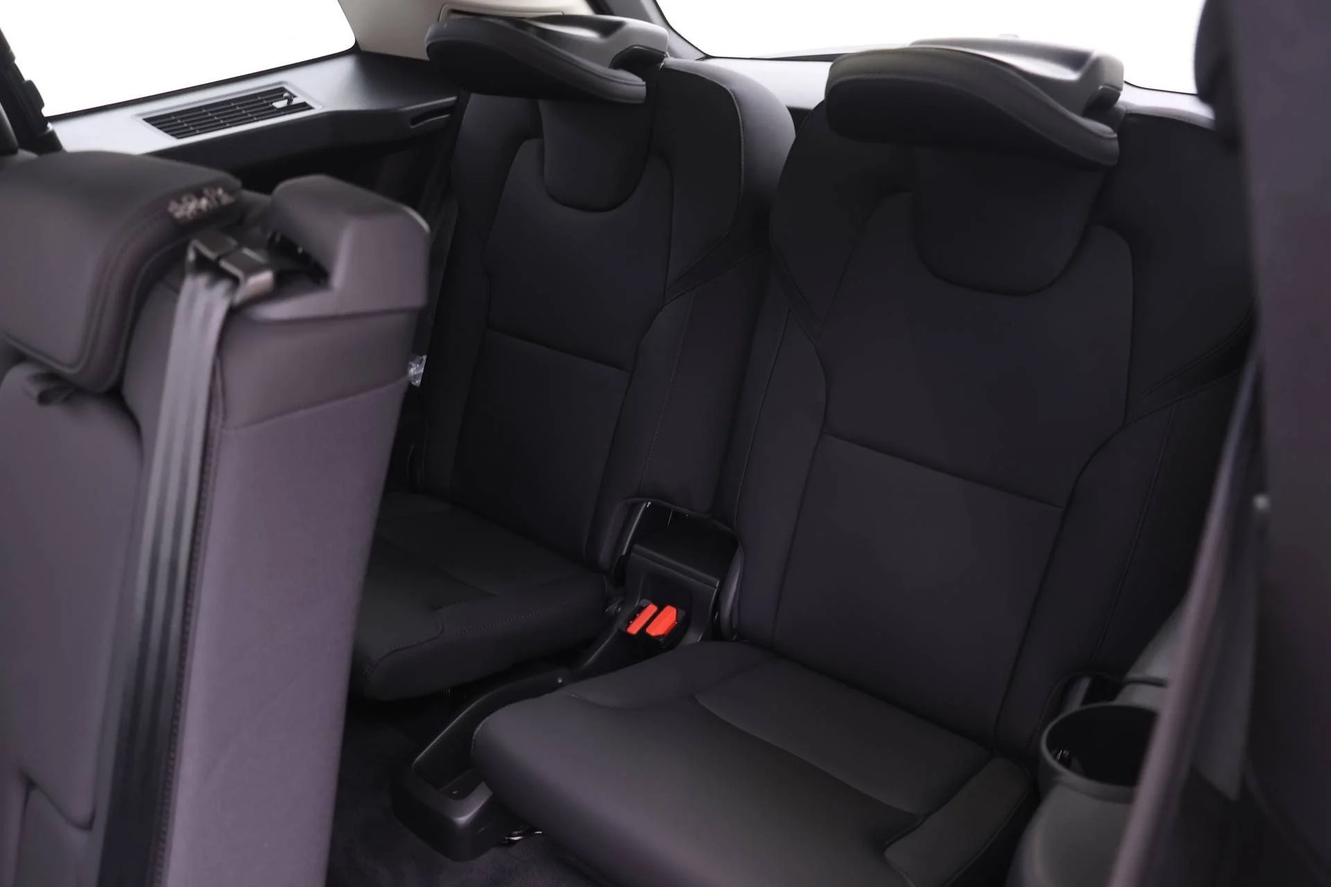 New 2026 Black Volvo B6 Plus 7-Seater image 20