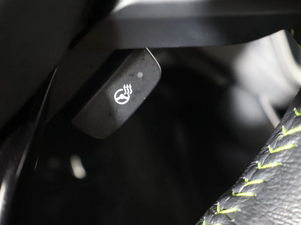 Used 2025 Black Subaru Onyx Edition image 45