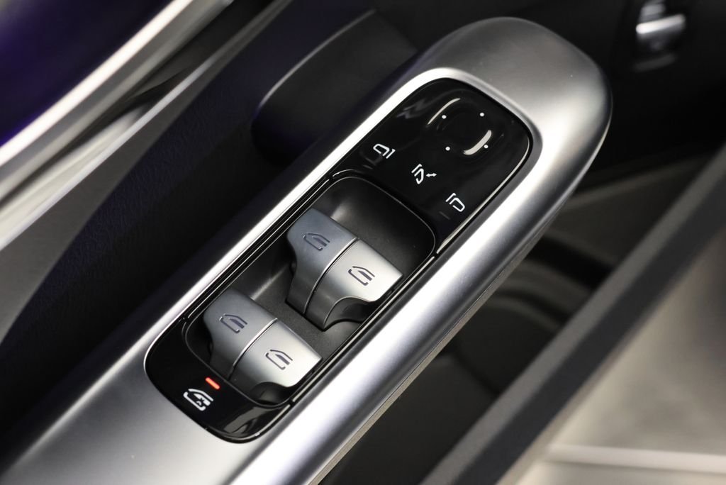 New 2026 Obsidian Black Metallic Mercedes-Benz C 300 image 32