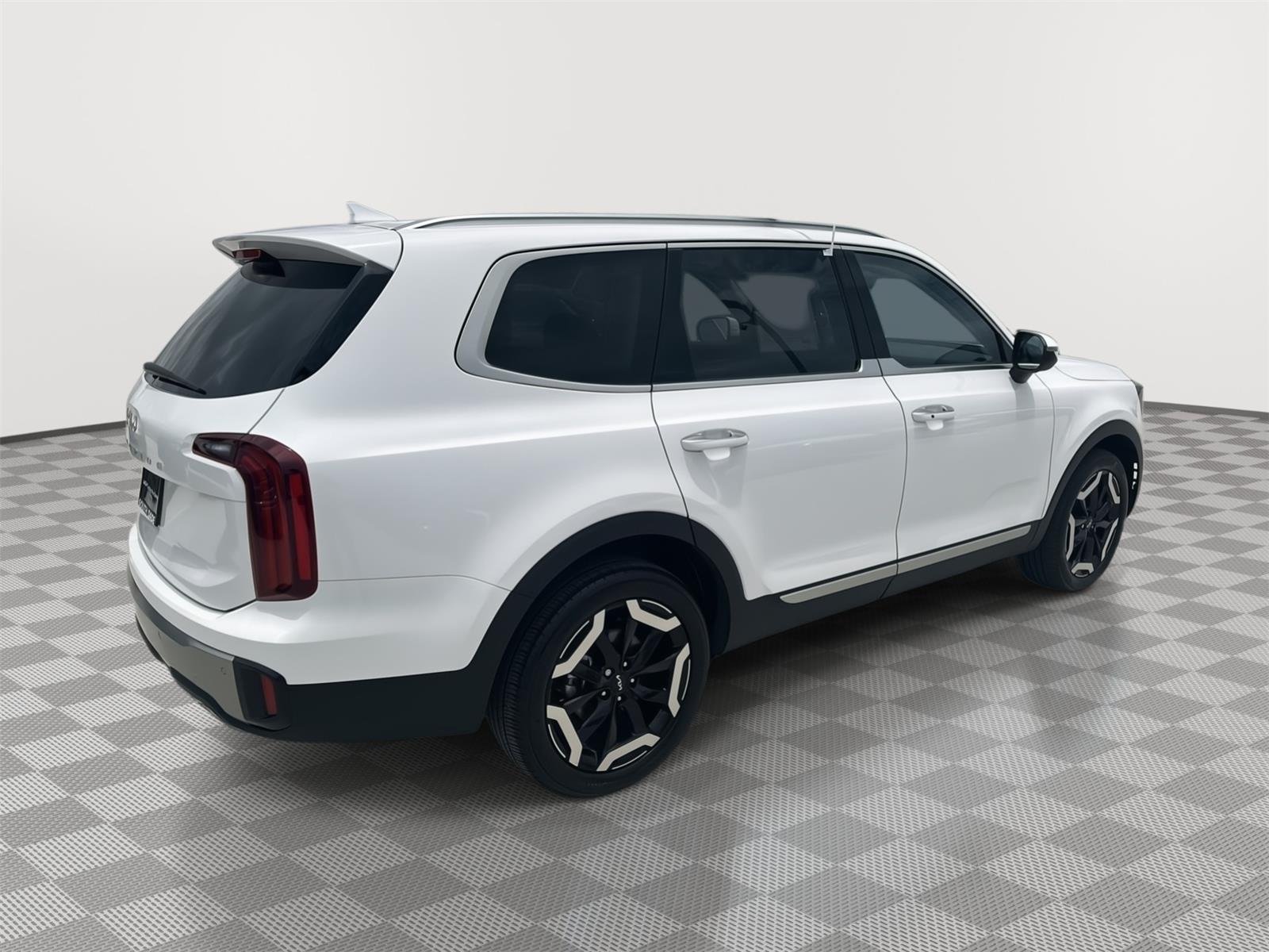 Certified Used 2025 Glacial White Pearl Kia S image 4