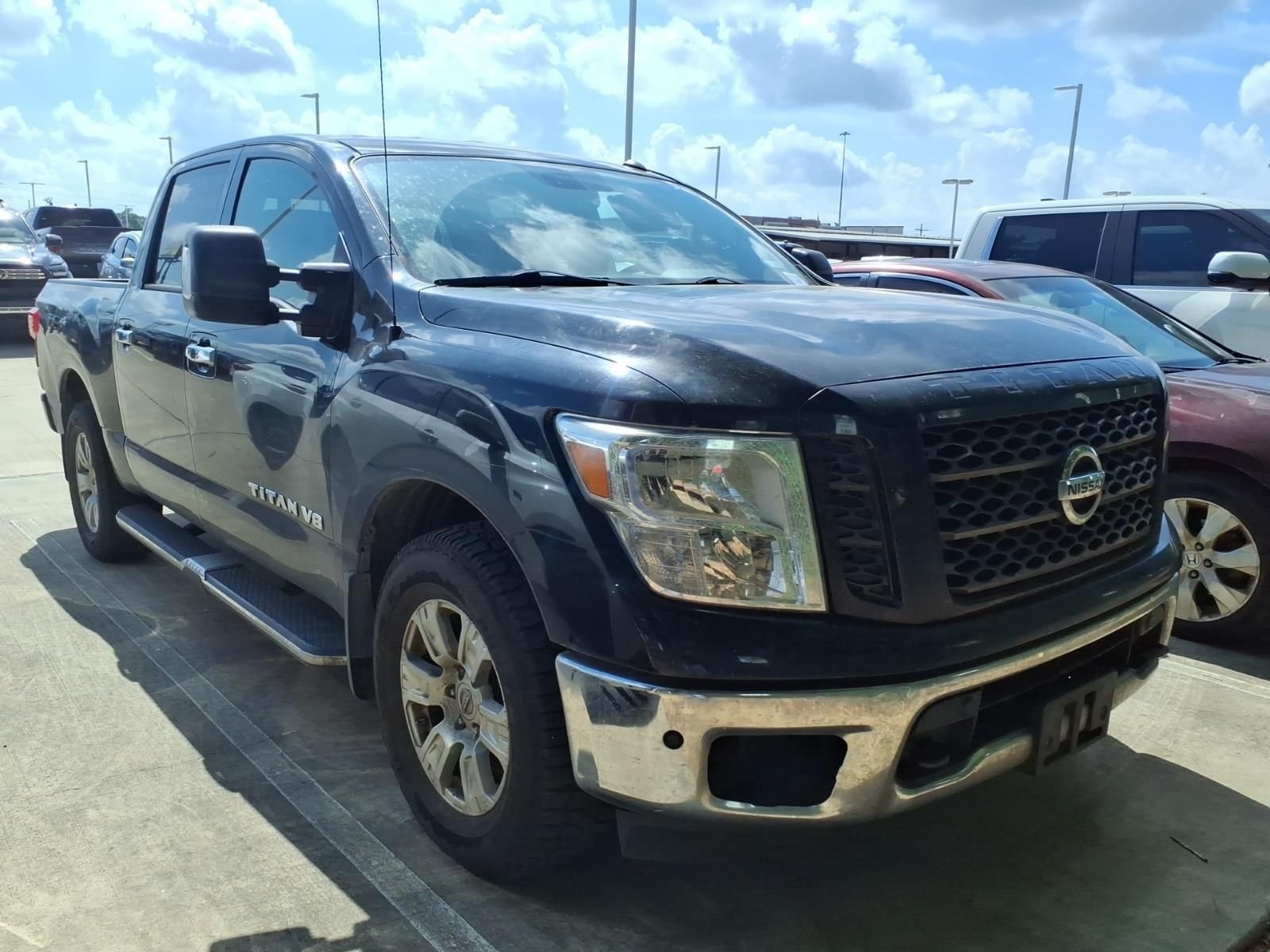 2019 Nissan Titan SV 4X4 Crew Cab's photo