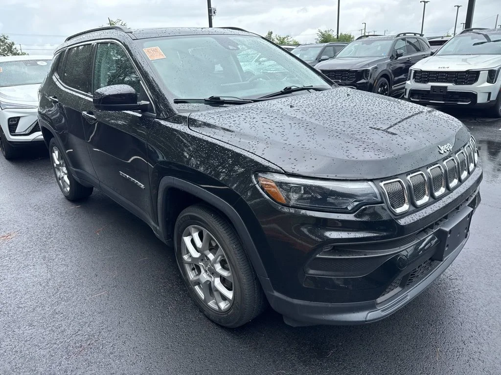 2022 Jeep Compass Latitude Lux 4X4's photo