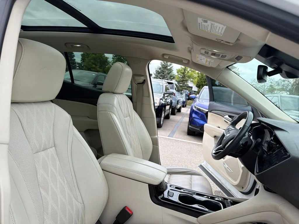 Used 2021 White Buick Avenir image 23