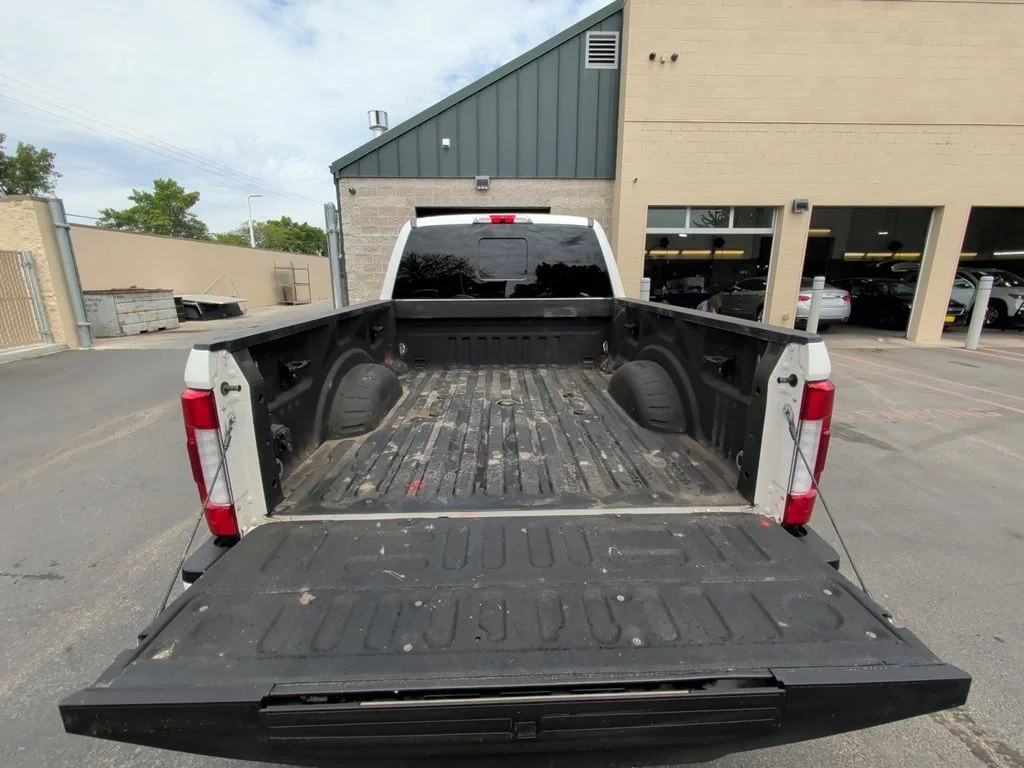 Used 2017 White Ford Platinum image 17